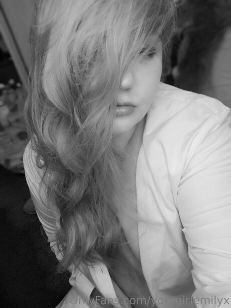 Yourgirlemilyx star porn pics