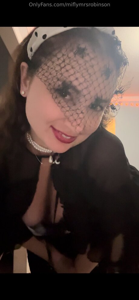 Miflymrsrobinson hot model photos