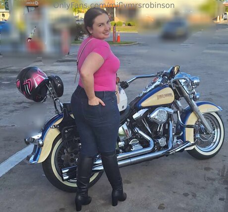 Miflymrsrobinson xxx star images