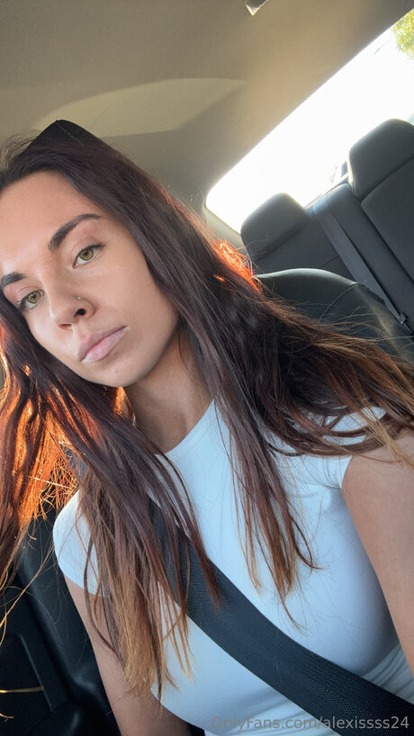 Alexissss24 exclusive model pictures