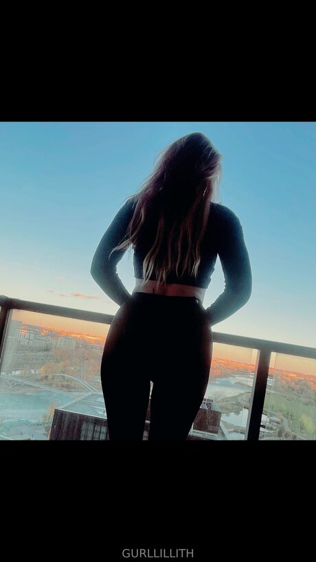 Girllillith nude model img