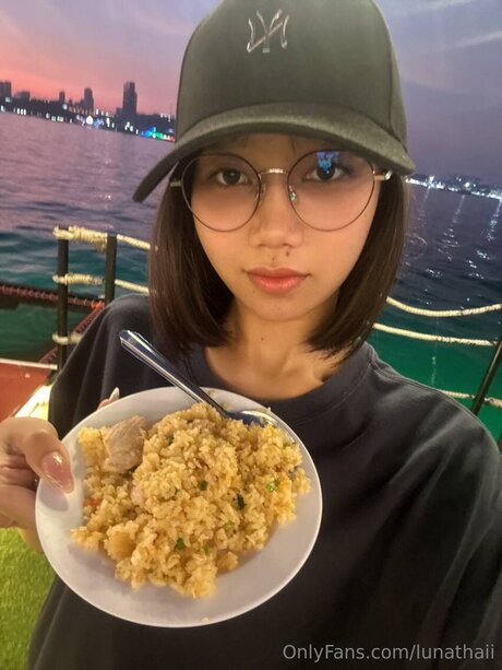 Lunathaii xxx star photos