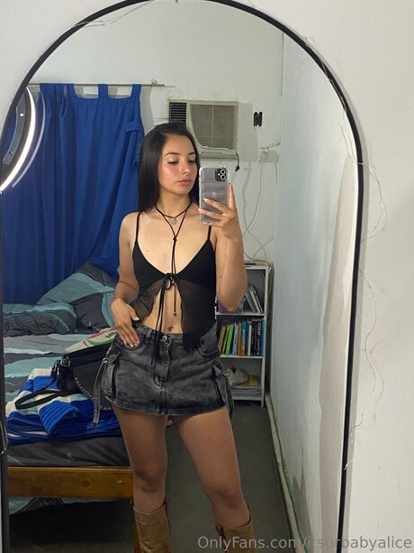 Itsurbabyalice top model picture