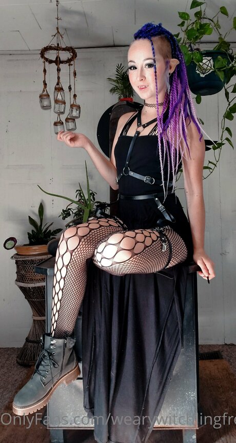 Wearywitchlingfree hot model pictures