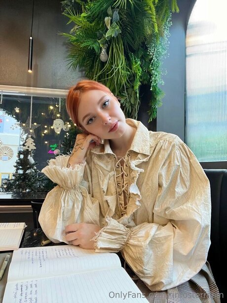 Rinfostermain model nude pic