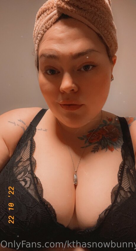 Kthasnowbunny917 pornstar art photo