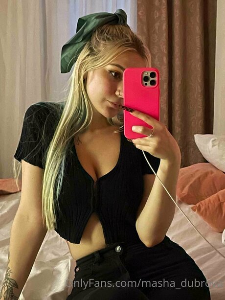 Sandy Caaandy exclusive star gallery