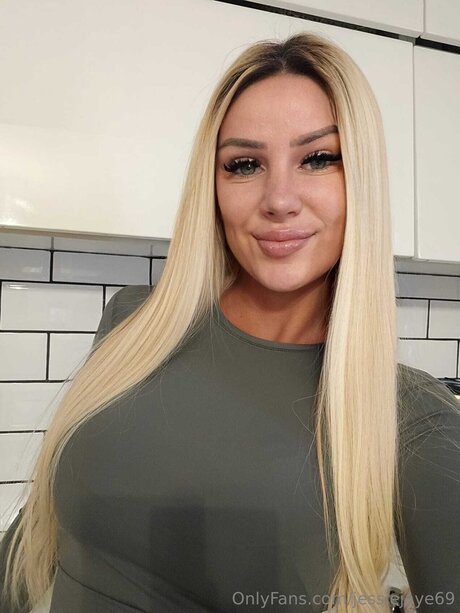 Jessiejaye69 pornstar photos