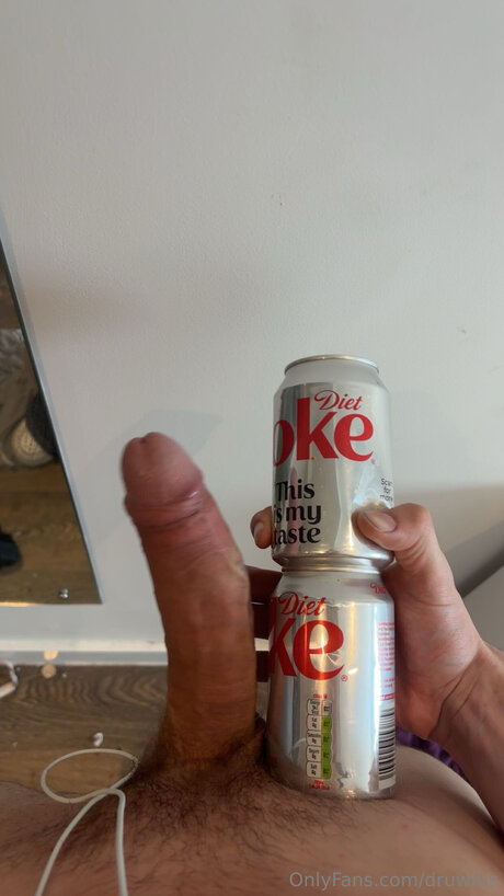 Druwfus naked model photo