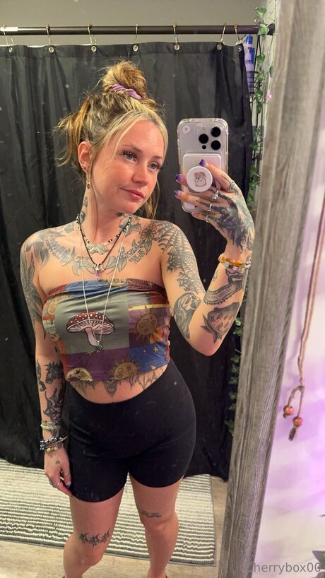 Cherrycream0 star porn pic