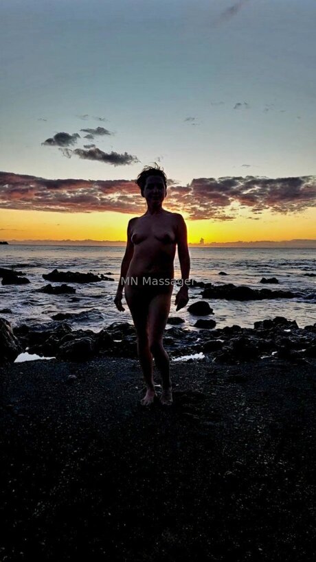 Mnmassager free model picture