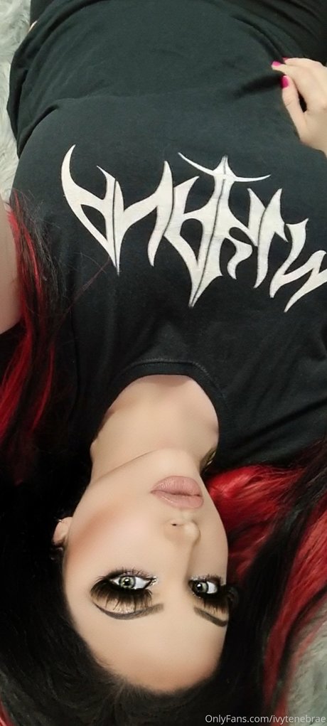 Ivy Tenebrae model perfect pics