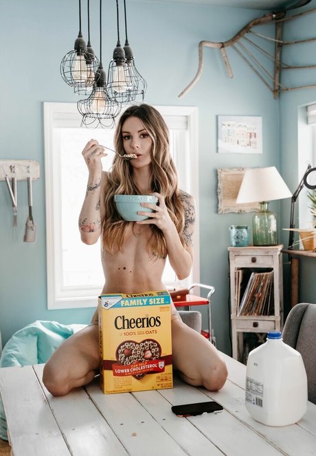 Piper CJ porn model photo