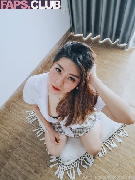 Flo The Bunny pornstar erotic pic