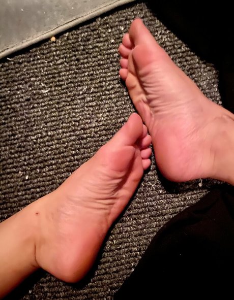 Piperscutefeet nude star pics