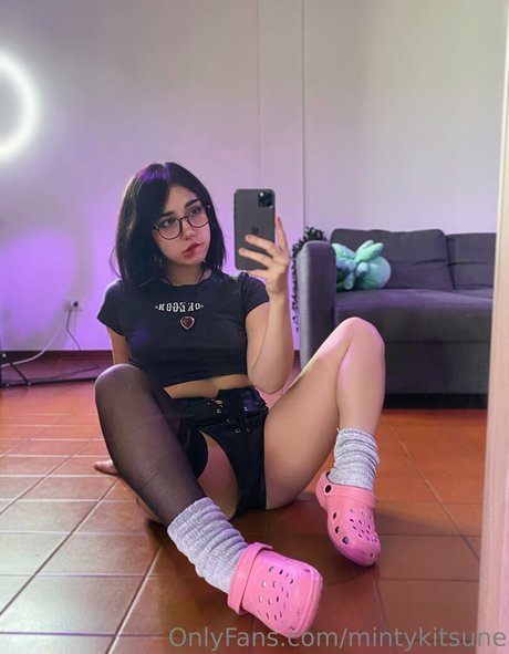 Minty Kitsune sex pornstar pictures