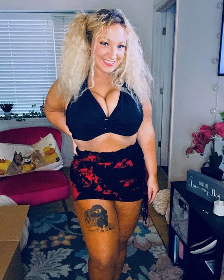Kyleigh Schulz sexy actress pic
