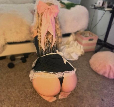 Chewys melons model beautiful photos