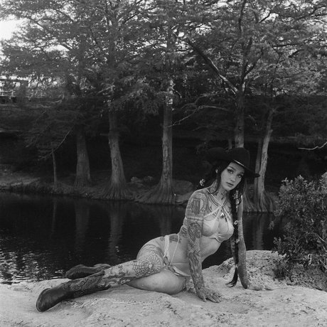 Emma Vauxdevil profile image