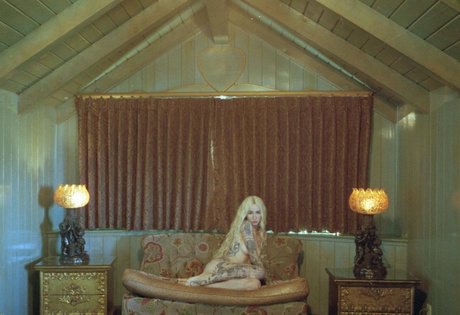 Emma Vauxdevil pornstar nude img