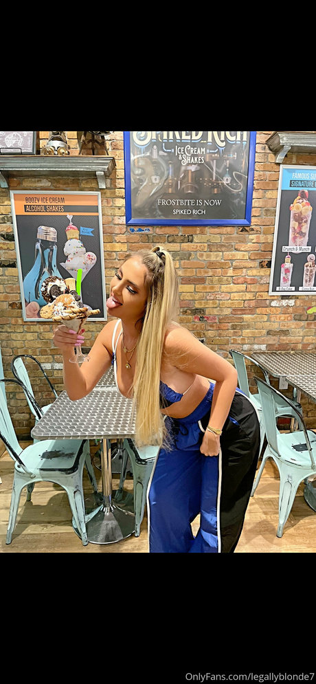 Legally Blonde nude pornstar photos