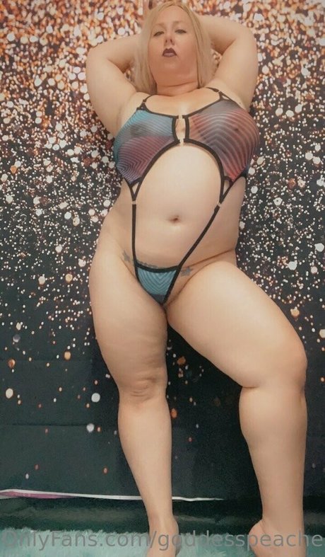 Goddess Peaches sexy star gallery