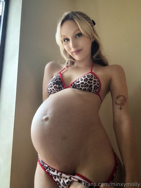 Minxymolly adult model pictures