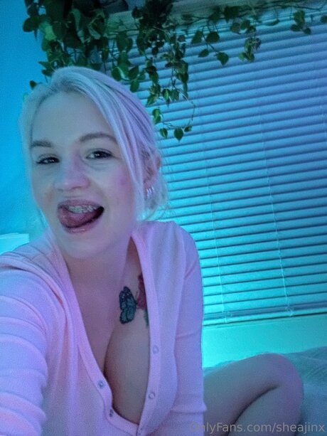Sheajinx model naked pics