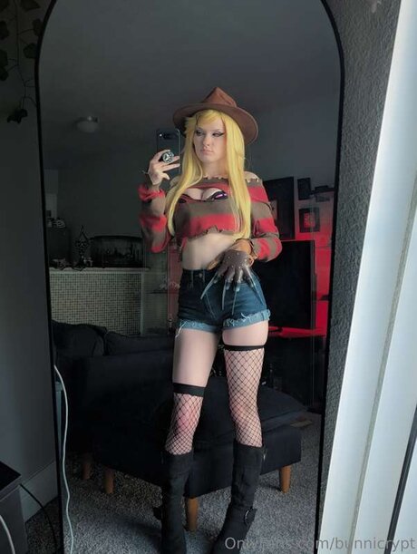 Bunnicrypt adult model image