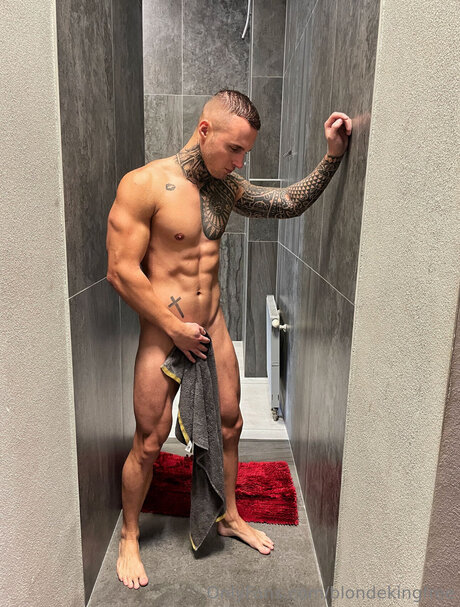 Blondekingfree nudes star photos