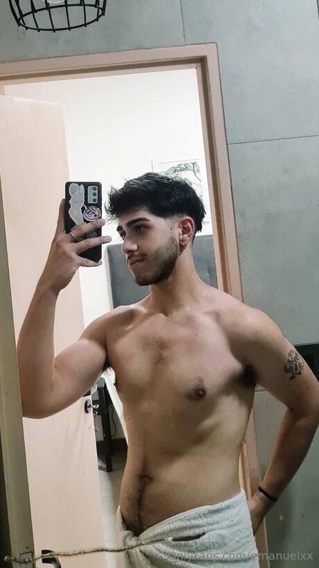 Emanuelxx naked star pic