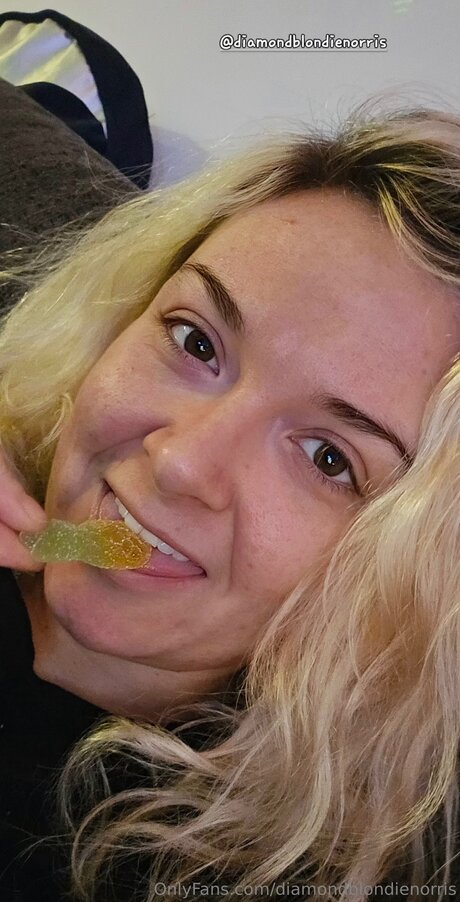 Diamondblondienorris model erotic images