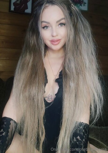 Prettty Emma star top photos