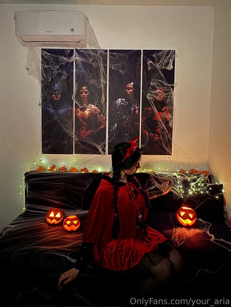 Your Aria naked model image