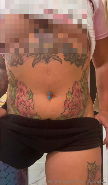 Flaminghoe123 pornstar pic