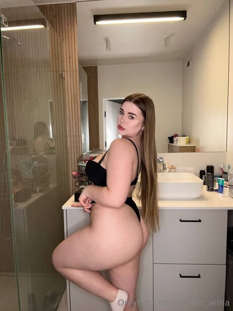 Arina Hot naked star pics