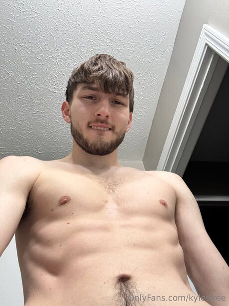 Kylesfree pornographic model picture