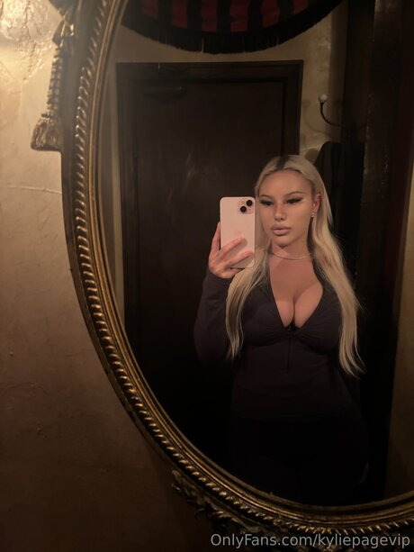 Kyliepagevip star adult pics