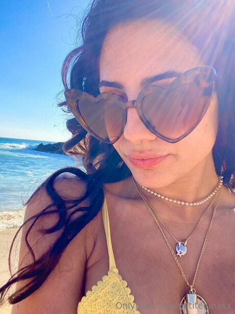 Petitelunaxx top actress pics