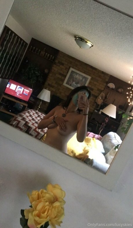Lucyskyes pretty actress image