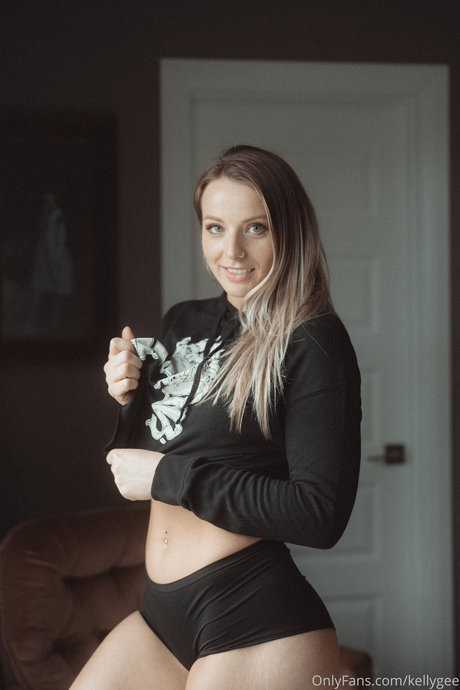 Kelly Gee adult star pic