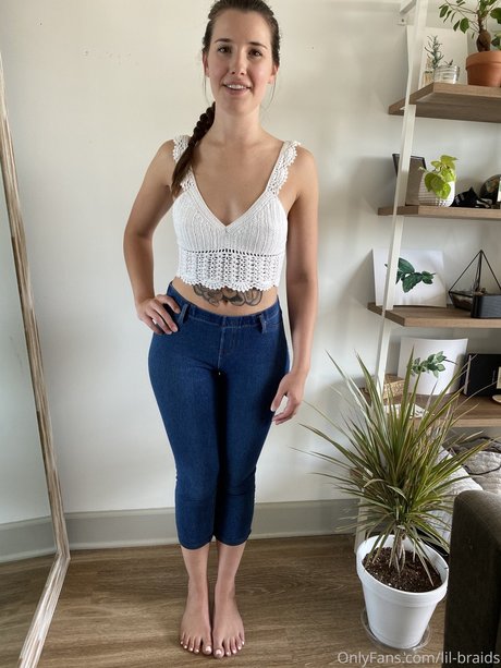 Lil Braids model beautiful pic