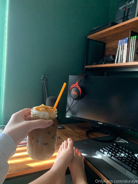 Aluraye erotic pornstar gallery