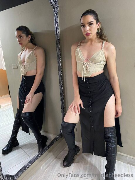 Mariiahneedless pornographic star gallery