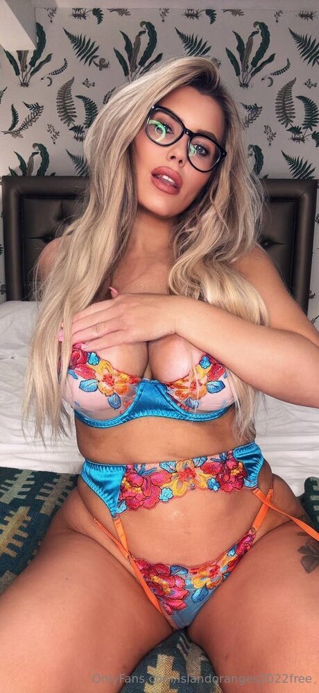 Islandoranges2022free star nude picture