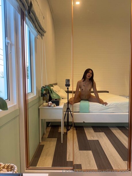 Madison Saeli sexy model archive