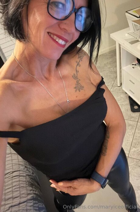 Maryiceofficial pretty star pics