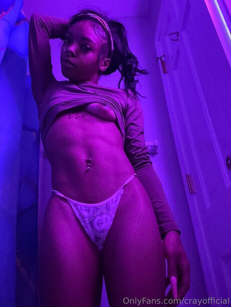 Crayofficial pretty model gallery