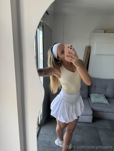 Stacyreganx model erotic picture