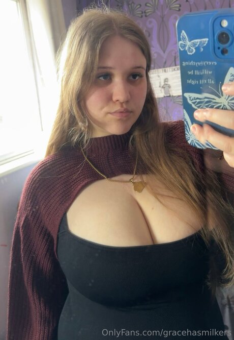 Gracehasmilkers hot model image